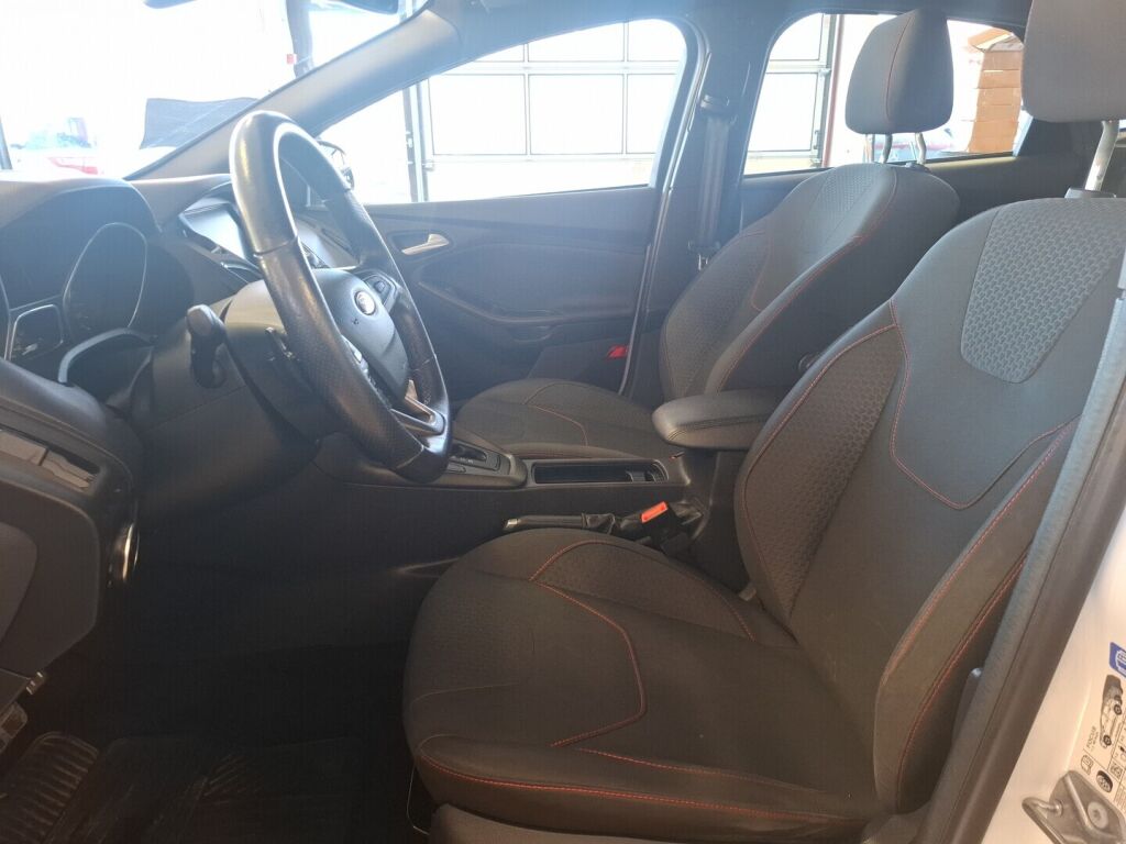 Ford Focus 2017 Valkoinen