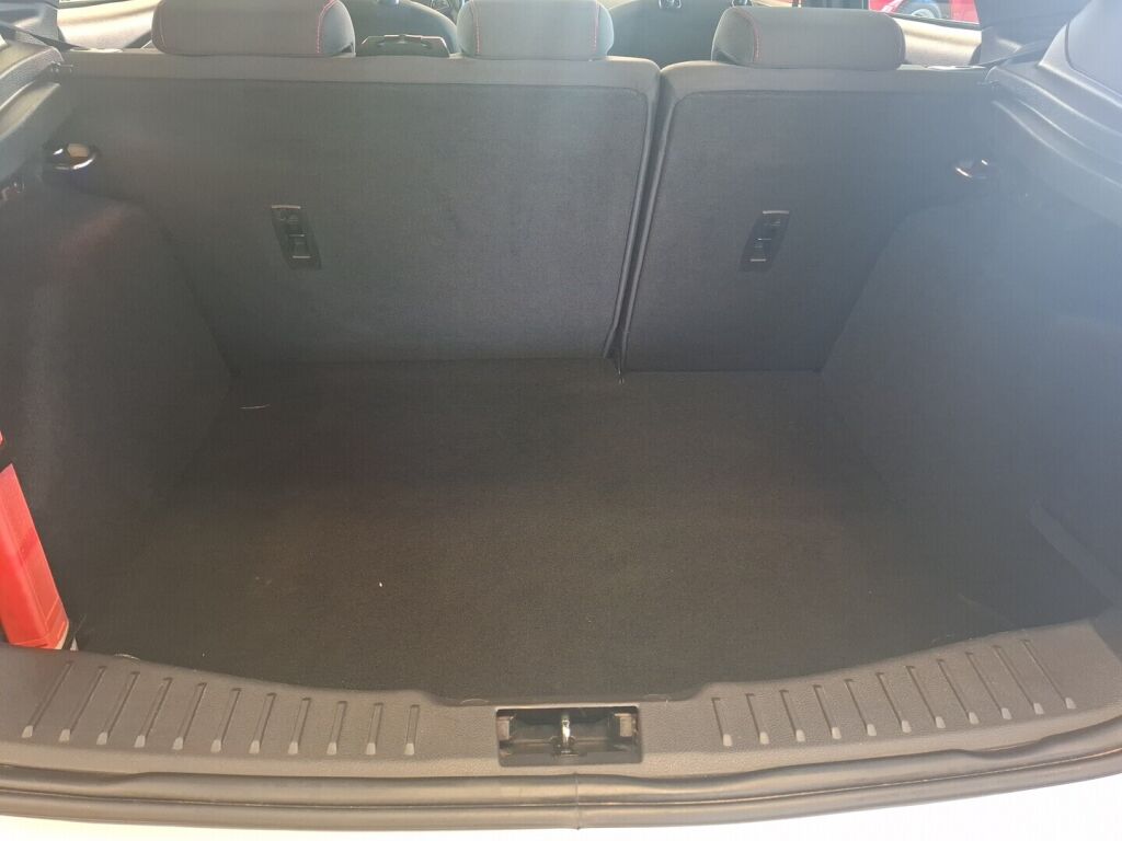 Ford Focus 2017 Valkoinen