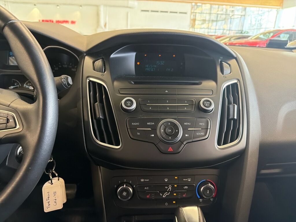 Ford Focus 2016 Valkoinen