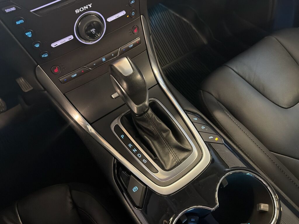 Ford Edge 2018 Punainen