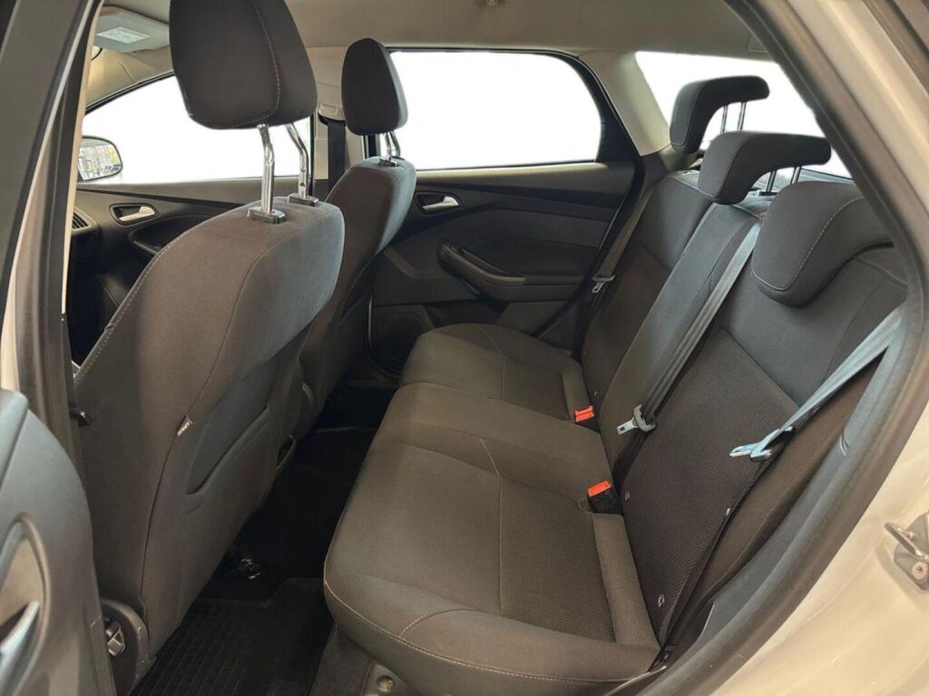 Ford Focus 2017 Valkoinen