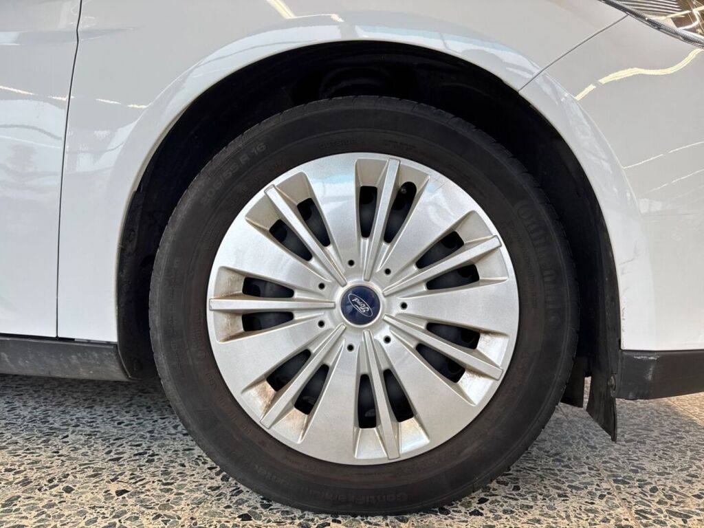 Ford Focus 2017 Valkoinen