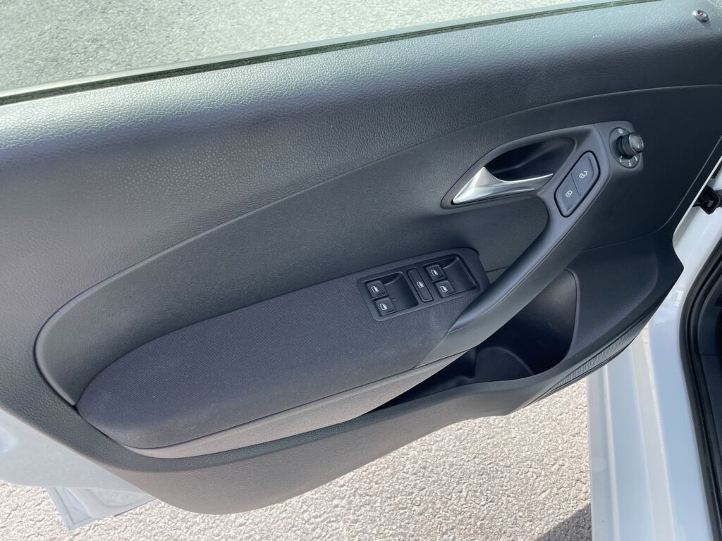 Volkswagen Polo 2017 Valkoinen