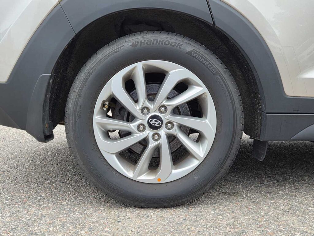 Hyundai Tucson 2017 Ruskea (beige)