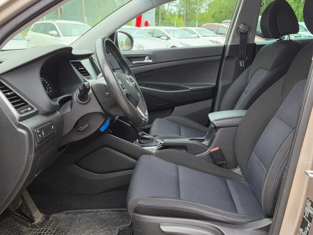 Hyundai Tucson 2017 Ruskea (beige)