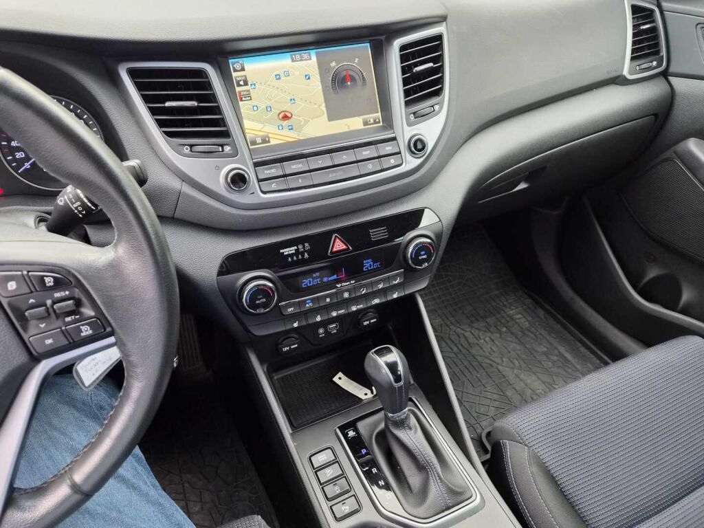 Hyundai Tucson 2017 Ruskea (beige)