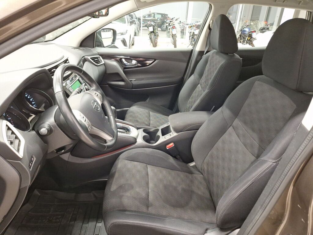 Nissan Qashqai 2017 Ruskea (beige)