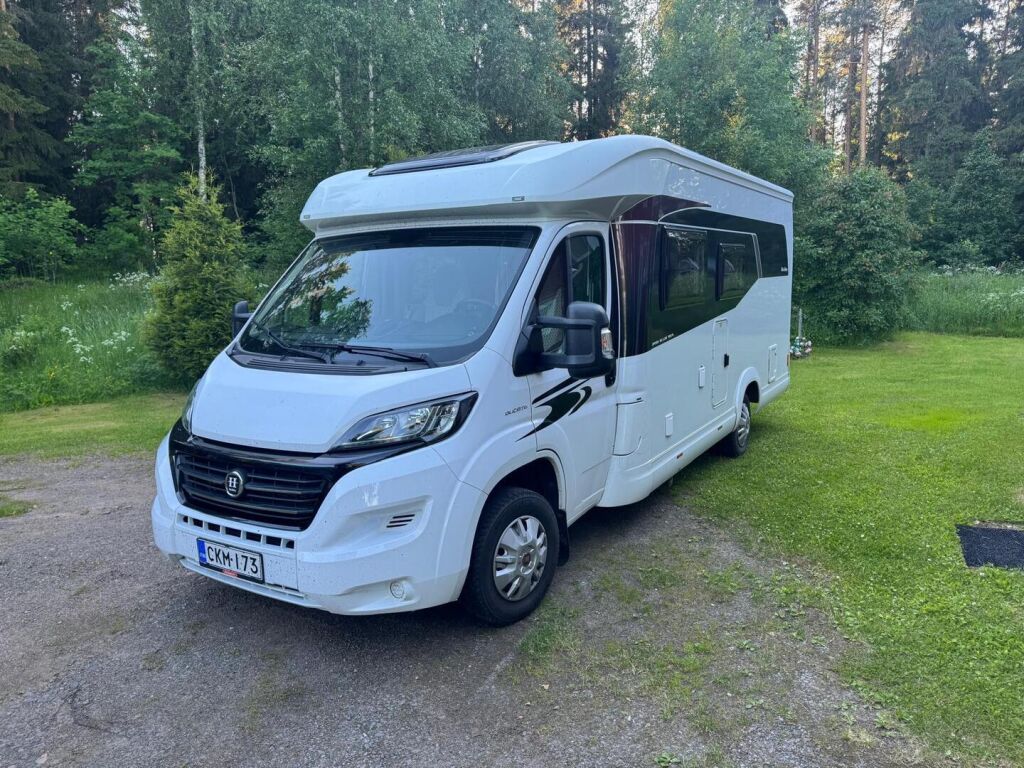 Hobby OPTIMA ONTOUR T65 FL 2017 Valkoinen