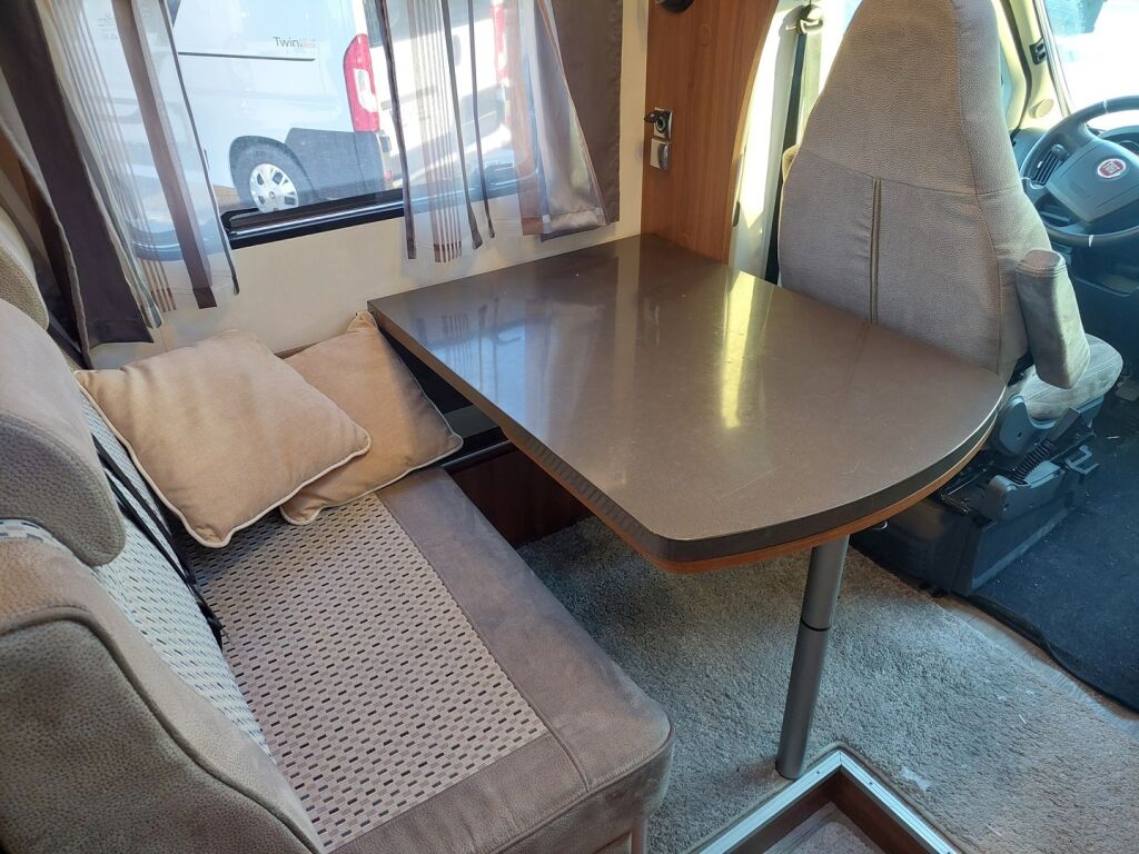 Hobby OPTIMA DE LUXE T65 FL 2017 Valkoinen