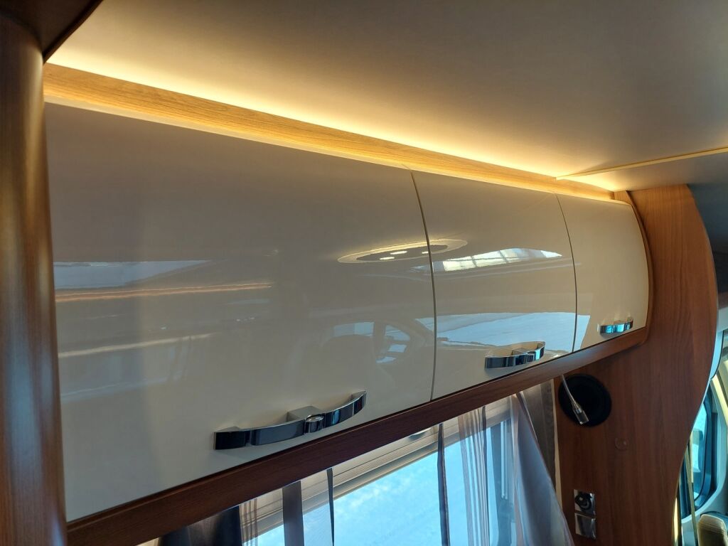 Hobby OPTIMA DE LUXE T65 FL 2017 Valkoinen