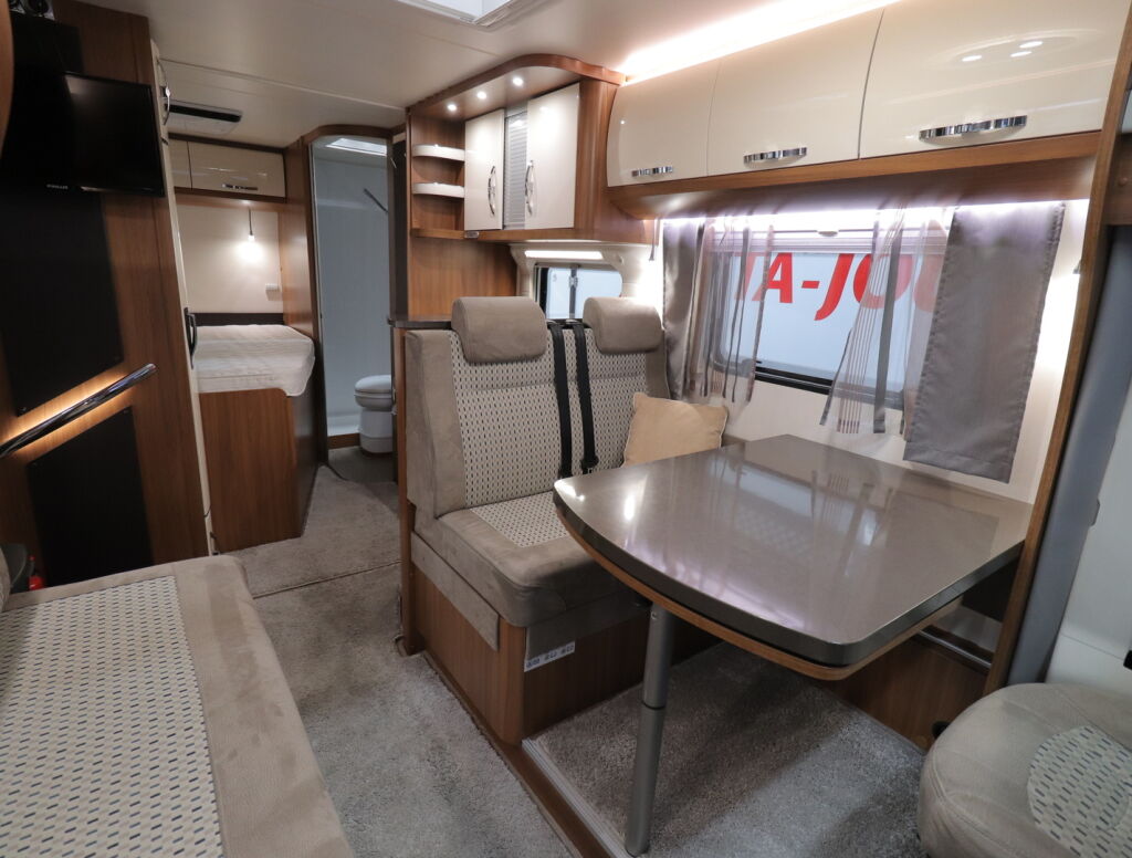 Hobby OPTIMA DE LUXE T65 FL 2017 Valkoinen