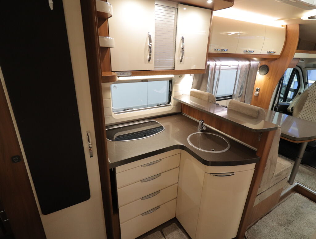 Hobby OPTIMA DE LUXE T65 FL 2017 Valkoinen