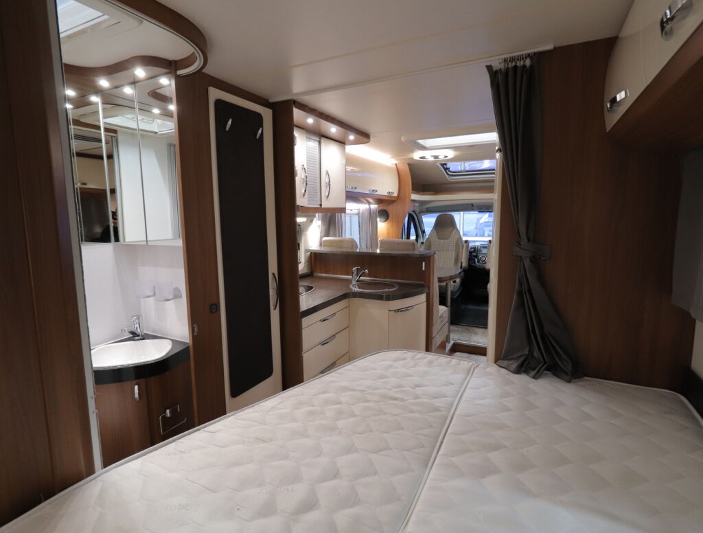 Hobby OPTIMA DE LUXE T65 FL 2017 Valkoinen