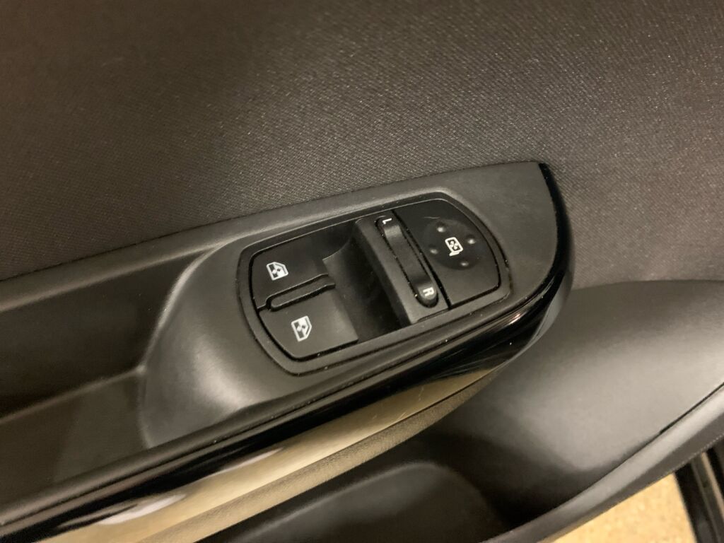 Opel Corsa 2017 Musta