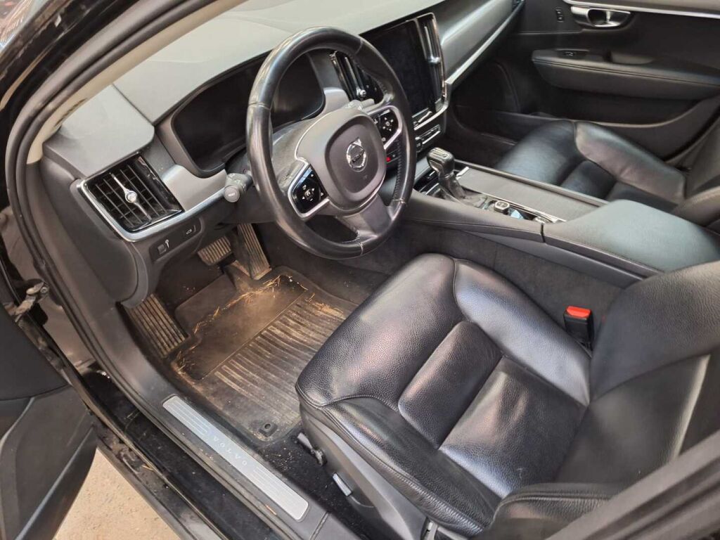 Volvo V90 2016 Musta