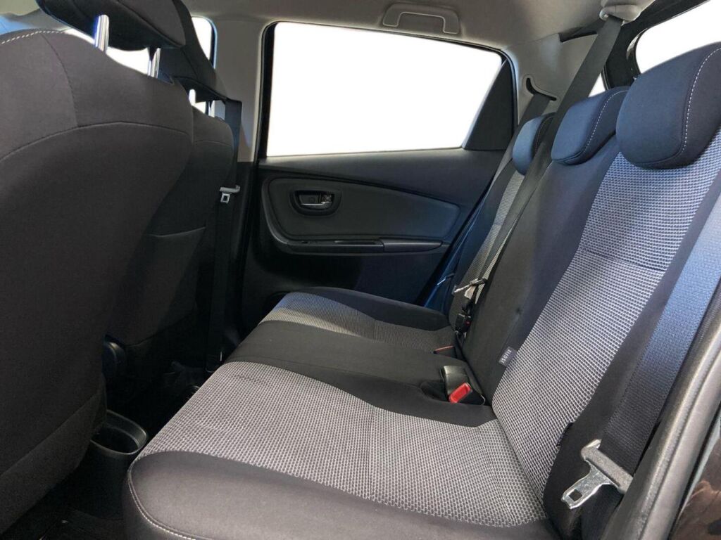 Toyota Yaris 2016 Musta