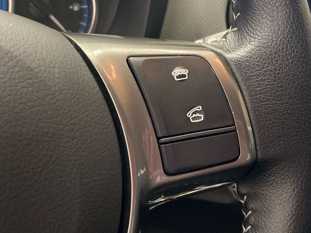 Toyota Yaris 2016 Musta