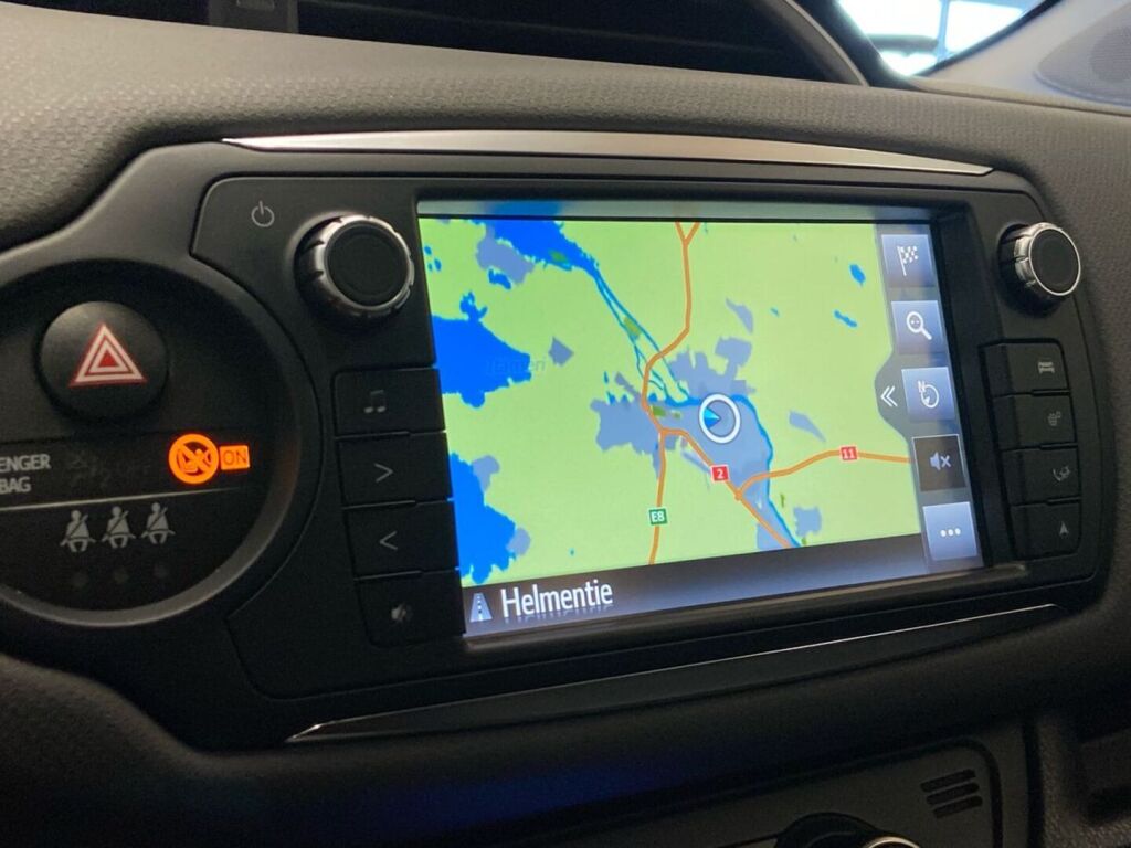 Toyota Yaris 2016 Musta