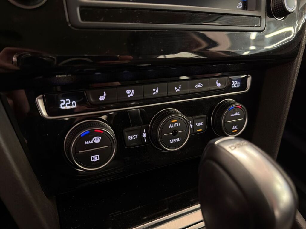 Volkswagen Passat 2017 Sininen