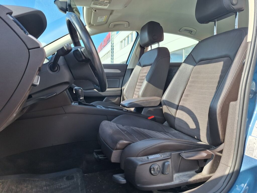 Volkswagen Passat 2017 Sininen