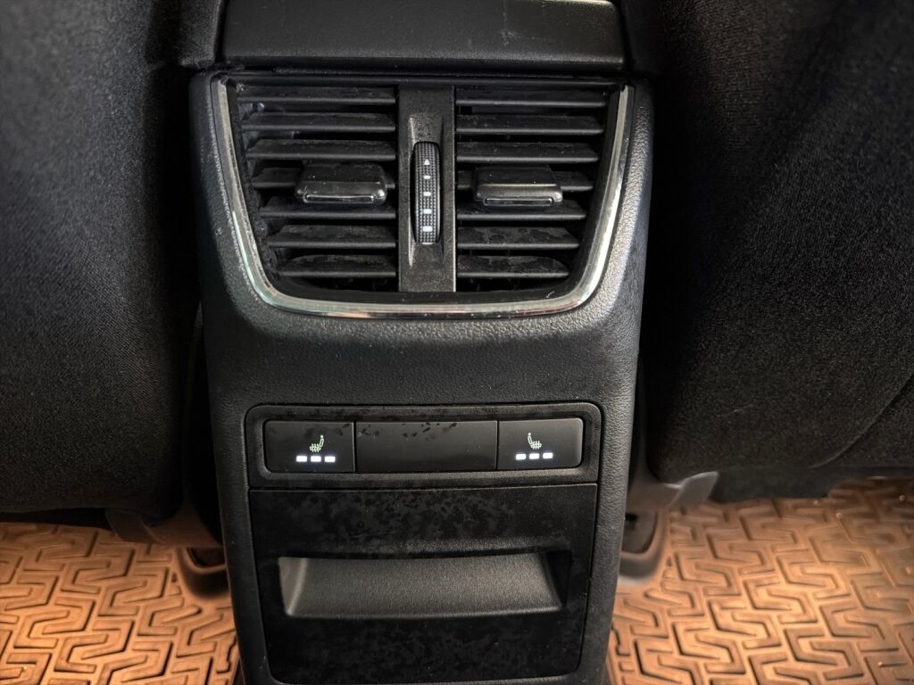 Skoda Octavia 2017 Ruskea (beige)