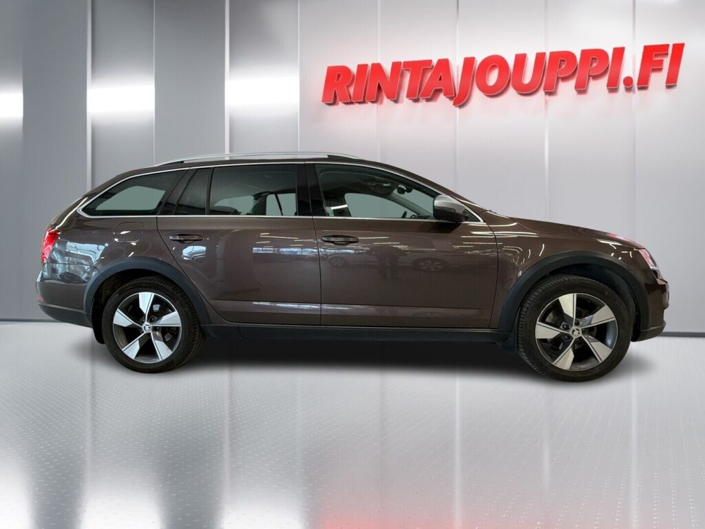 Skoda Octavia 2017 Ruskea (beige)