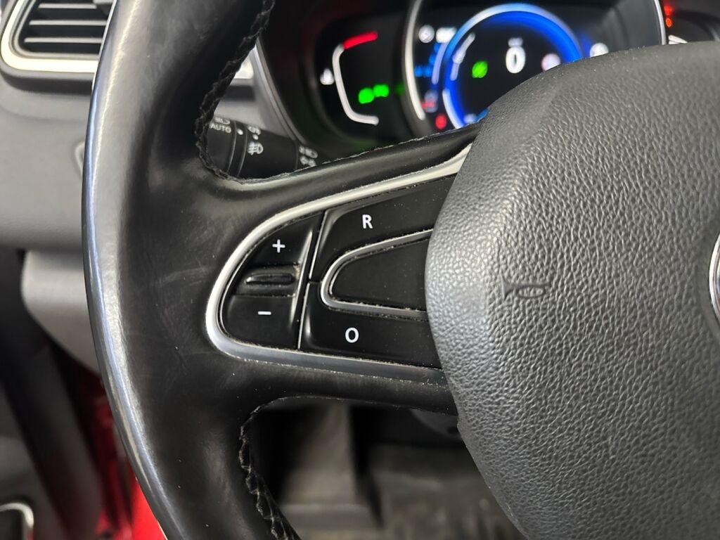 Renault Kadjar 2017 Punainen