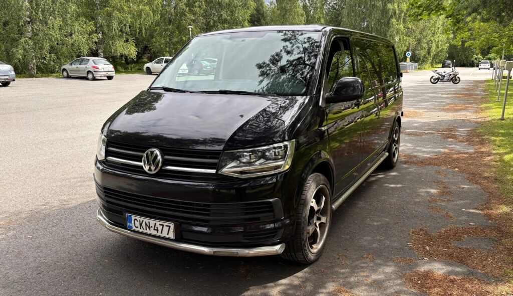 Volkswagen Transporter 2017 Musta