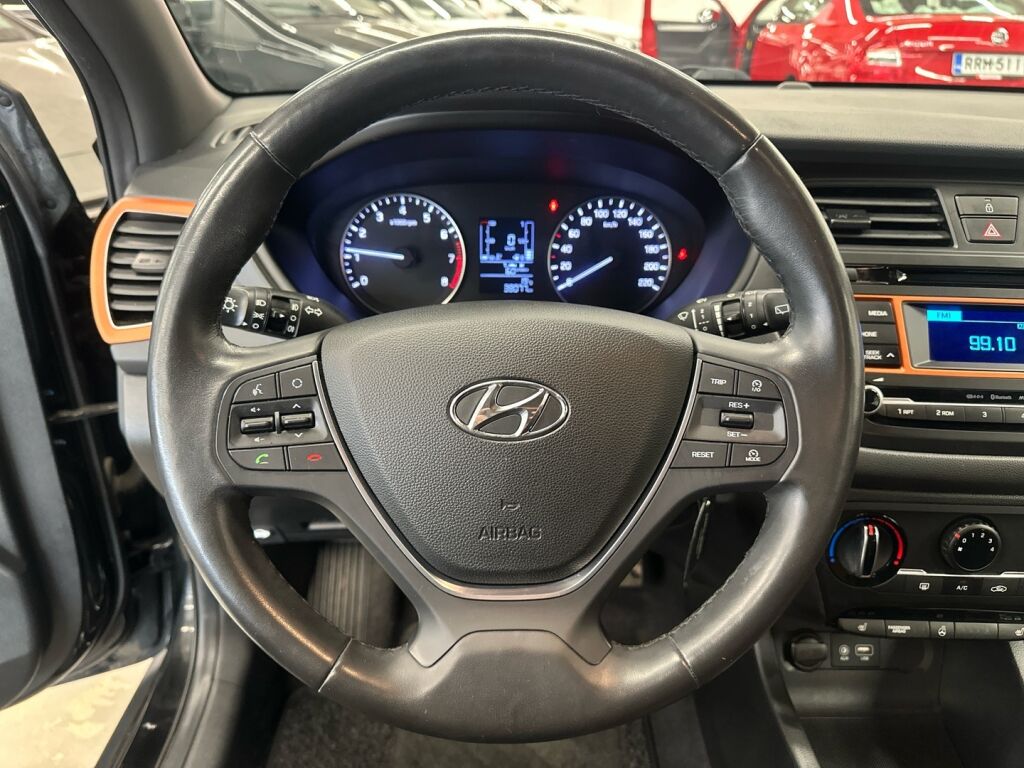 Hyundai i20 Active 2018 Musta