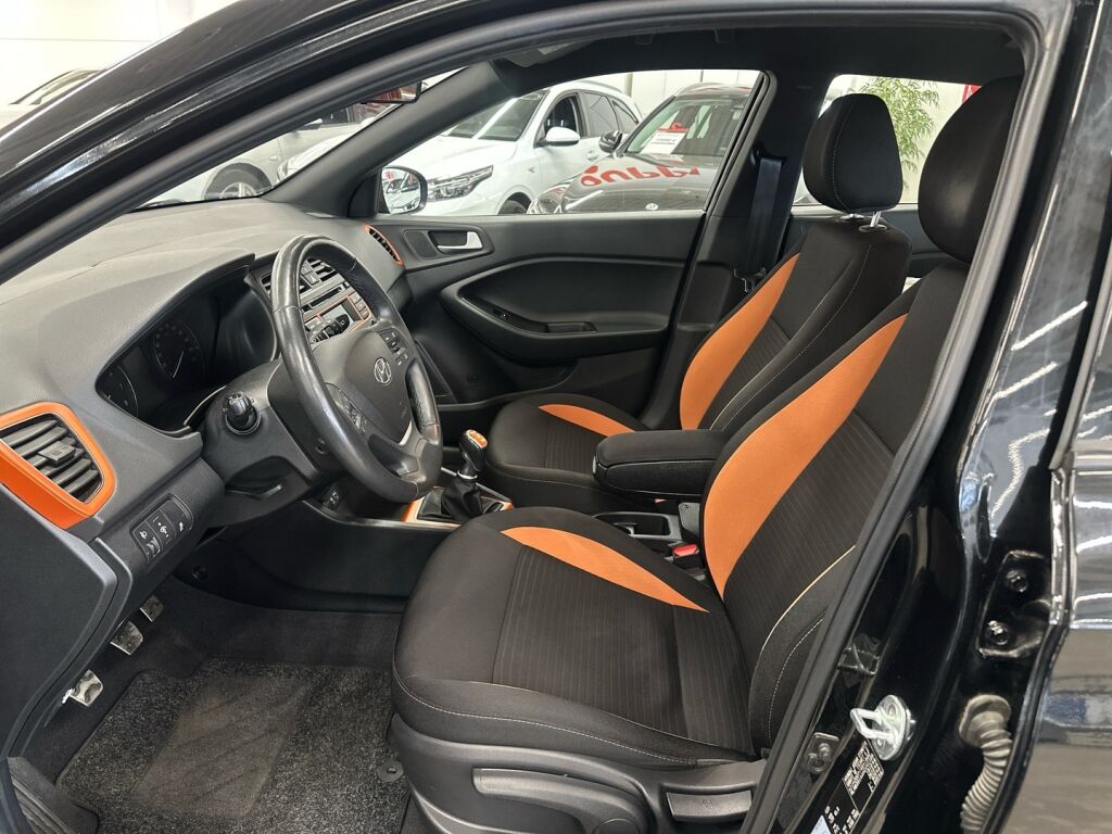 Hyundai i20 Active 2018 Musta