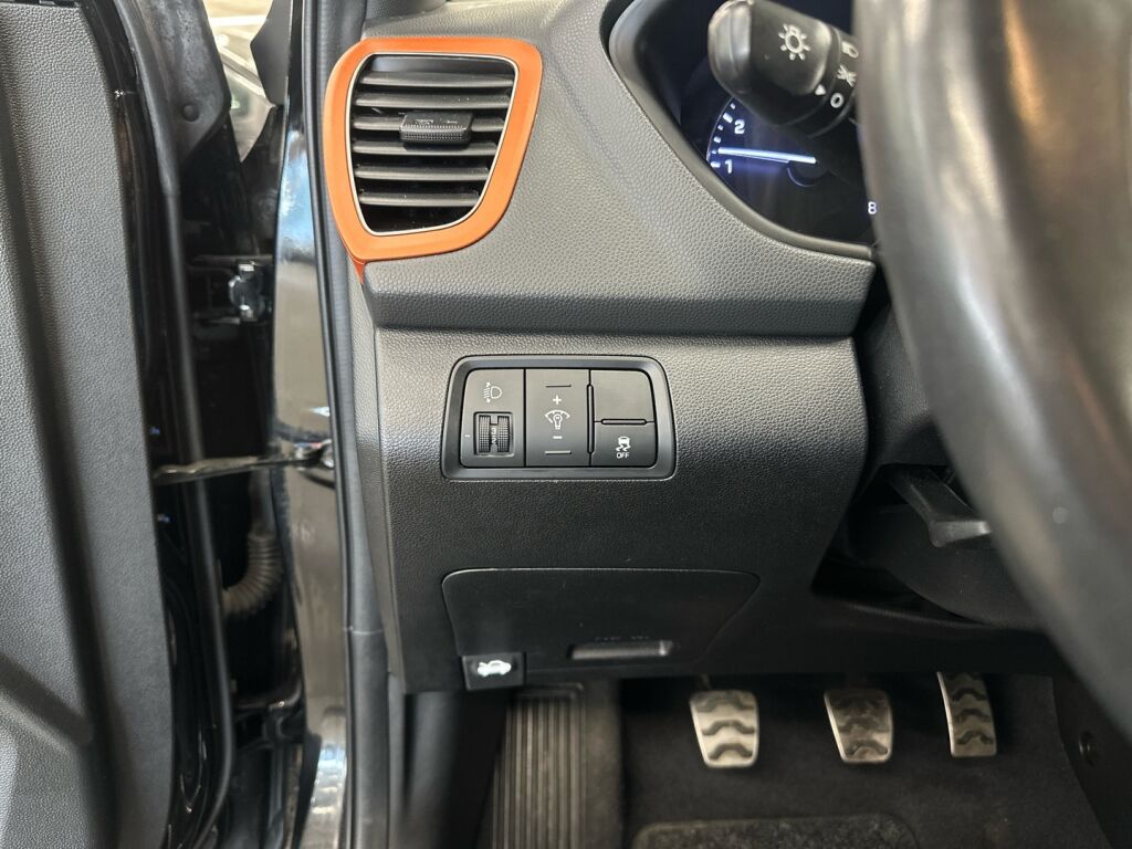 Hyundai i20 Active 2018 Musta