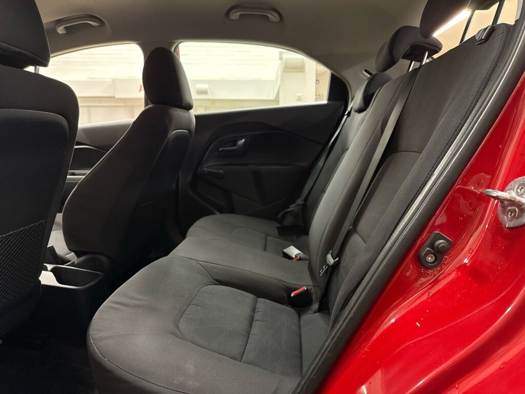 Kia Rio 2017 Punainen