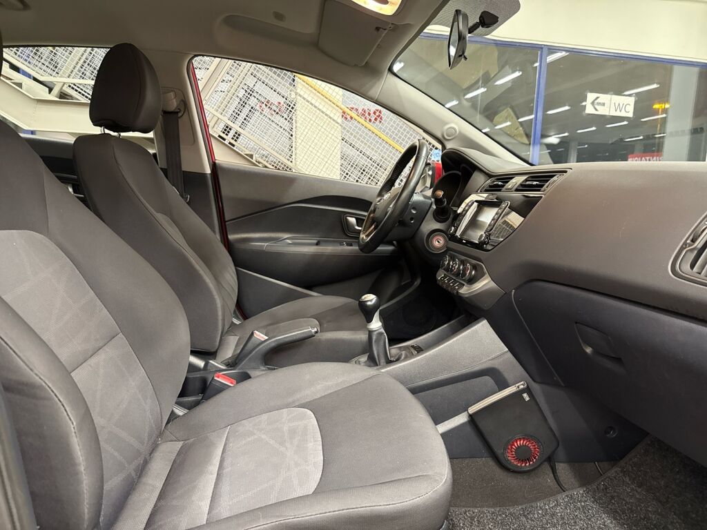 Kia Rio 2017 Punainen