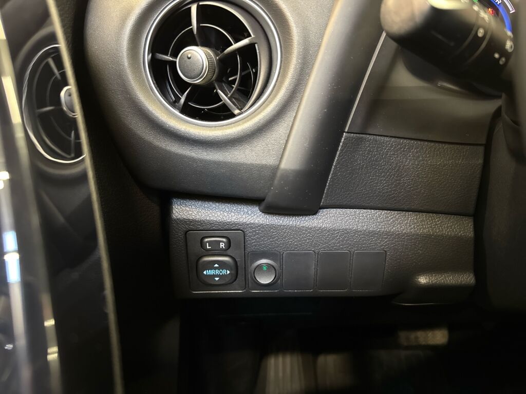 Toyota Auris 2016 Harmaa