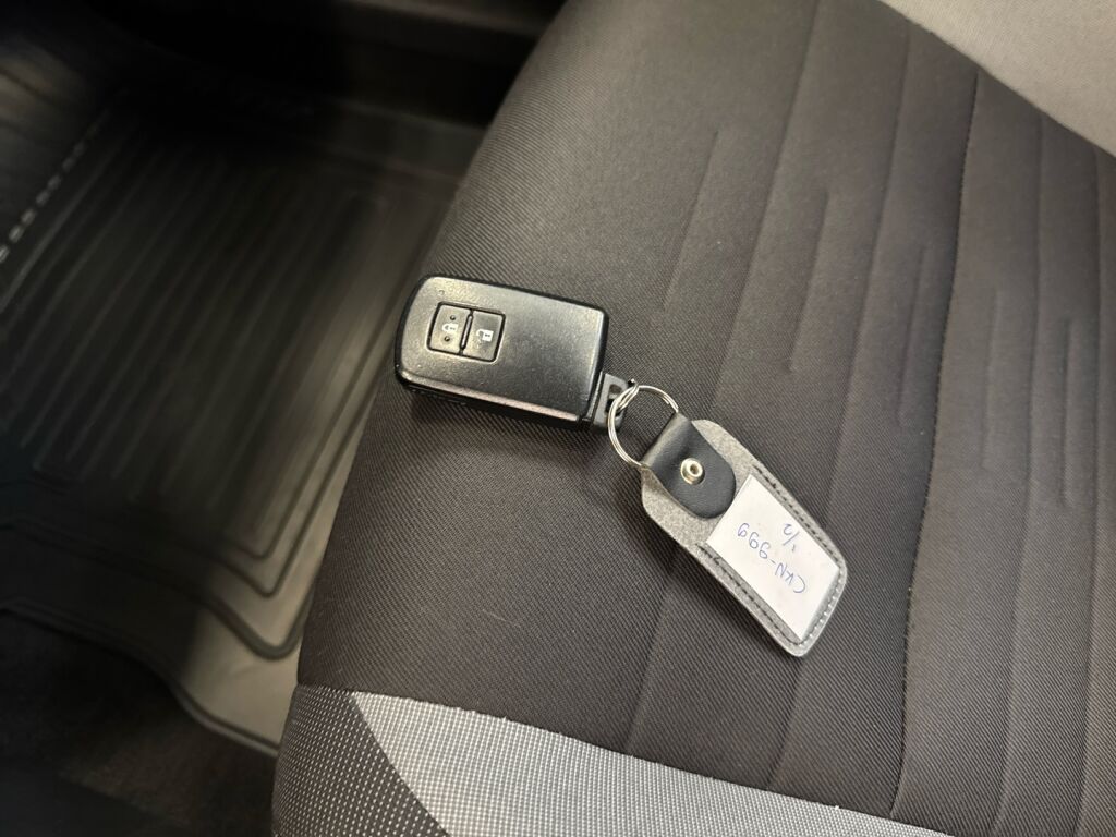 Toyota Auris 2016 Harmaa