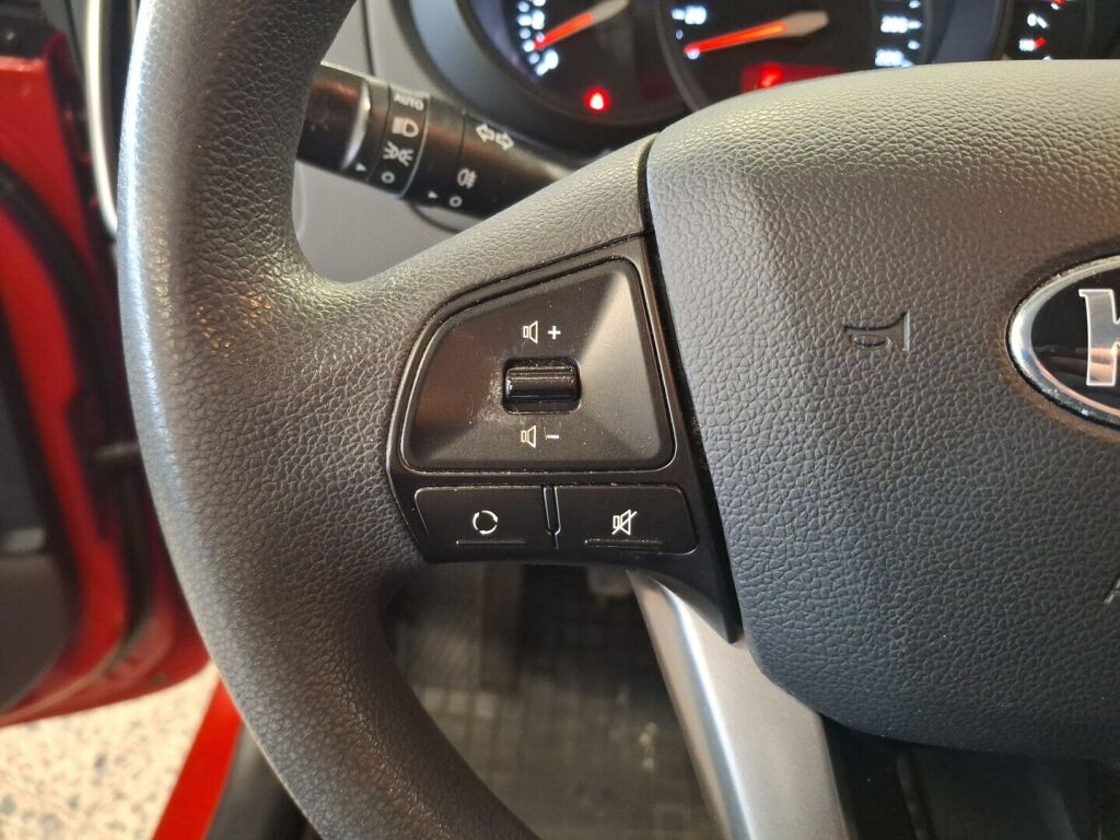 Kia Rio 2017 Punainen