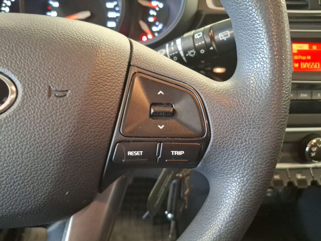 Kia Rio 2017 Punainen