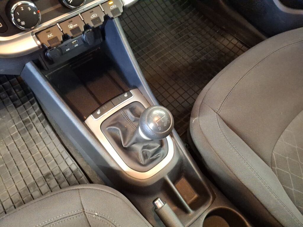 Kia Rio 2017 Punainen