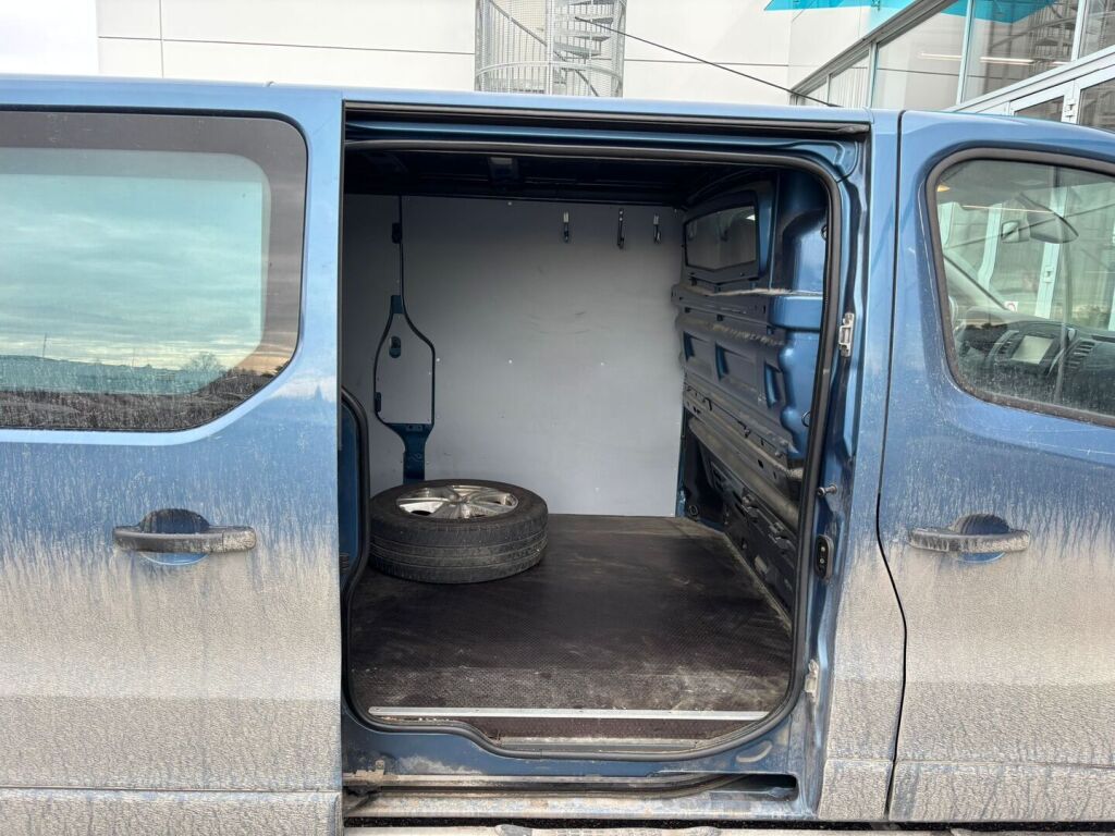 Opel Vivaro 2017 Sininen