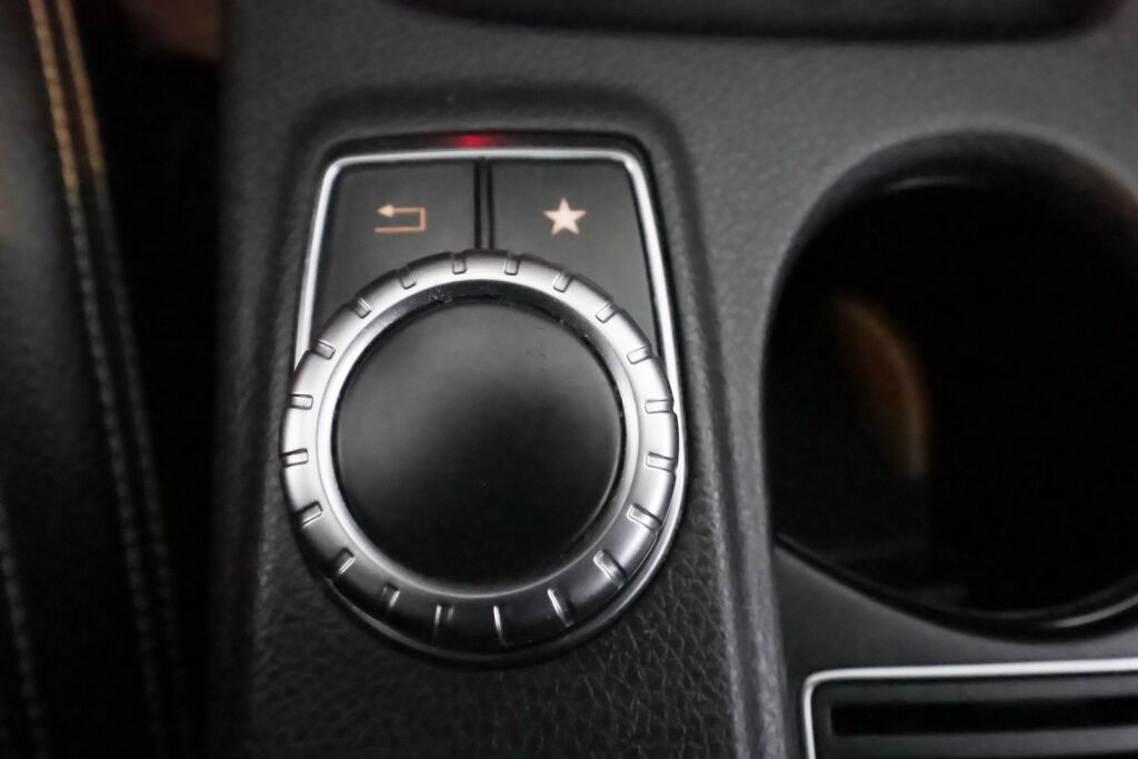 Mercedes-Benz CLA 2016 Valkoinen