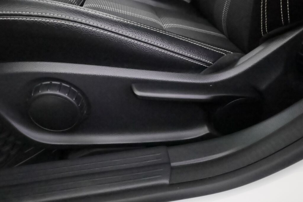 Mercedes-Benz CLA 2016 Valkoinen