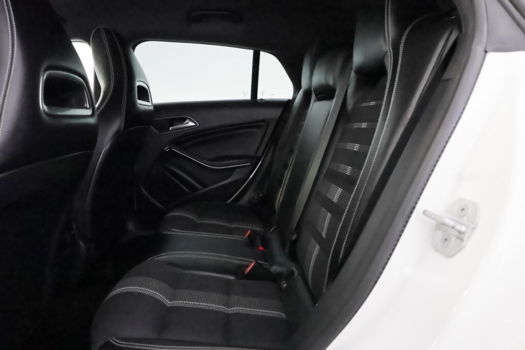 Mercedes-Benz CLA 2016 Valkoinen