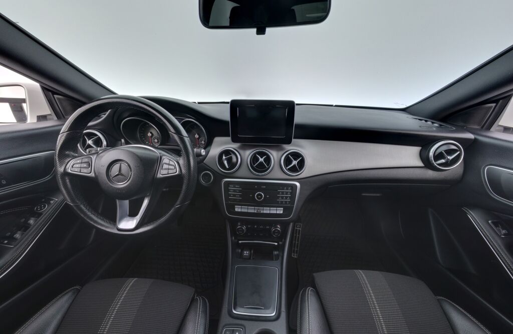 Mercedes-Benz CLA 2016 Valkoinen