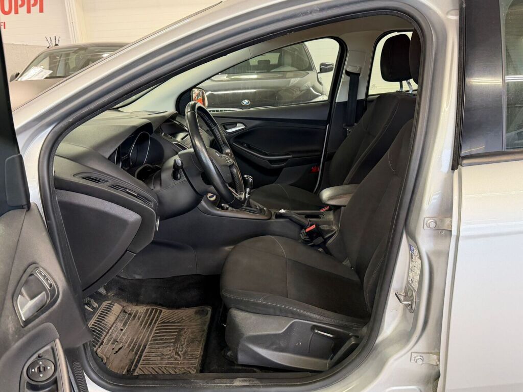 Ford Focus 2016 Met. Harmaa