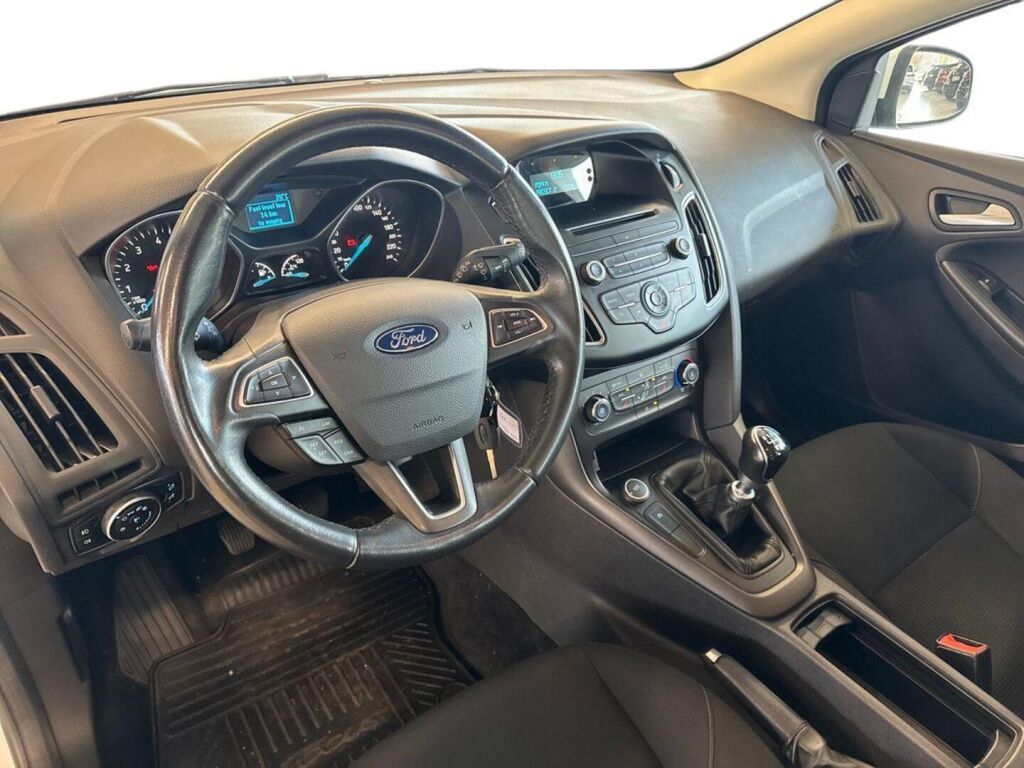 Ford Focus 2017 Valkoinen