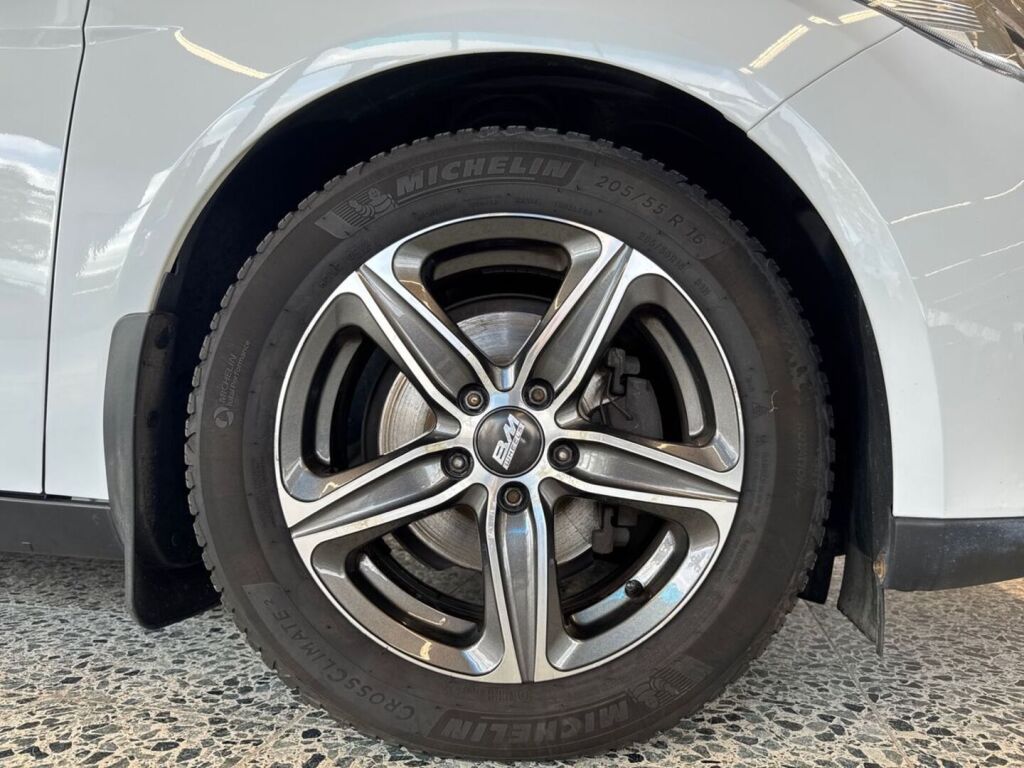 Ford Focus 2017 Valkoinen