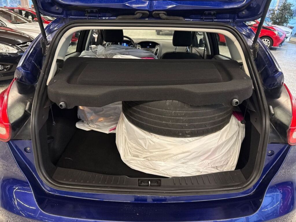 Ford Focus 2016 Sininen