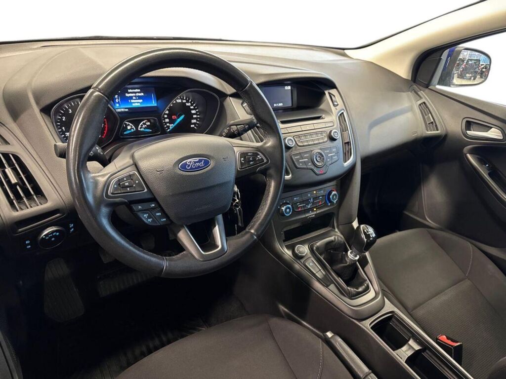 Ford Focus 2016 Sininen