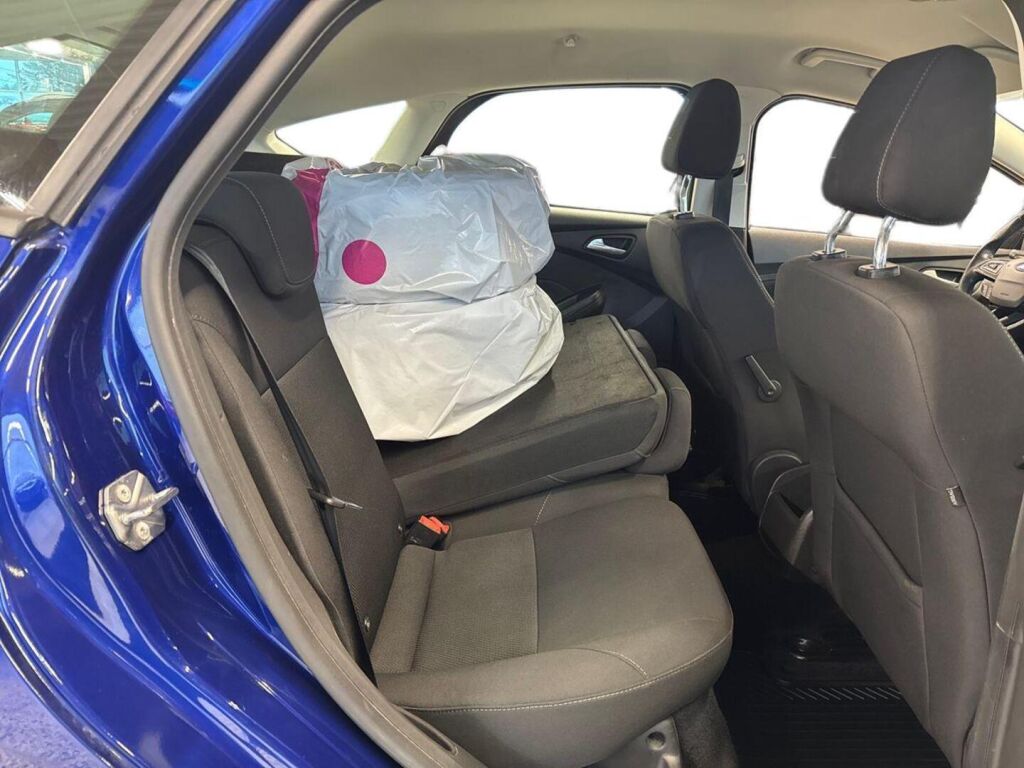 Ford Focus 2016 Sininen