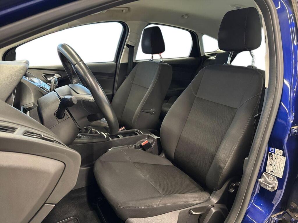 Ford Focus 2016 Sininen